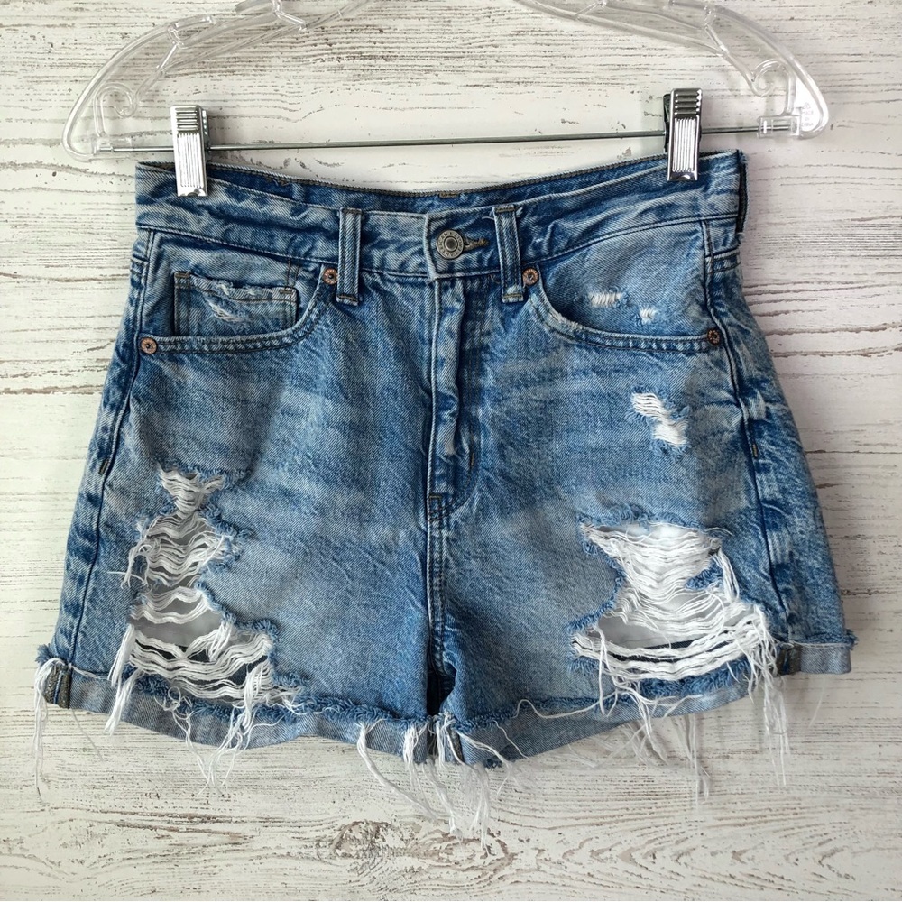 AMERICAN EAGLE Distressed Light Acid Wash High Rise Mom Shorts 2